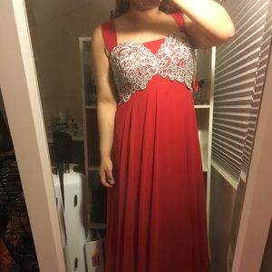 GORGEOUS RED PROM DRESS